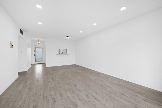 5031 W Oakland Park Boulevard 309, Lauderdale Lakes, FL 33313