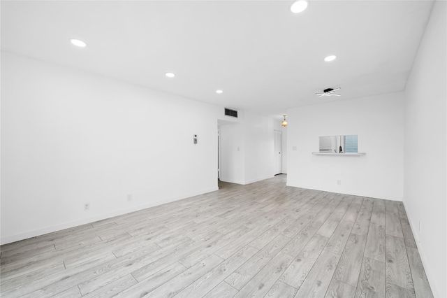 5031 W Oakland Park Boulevard 309, Lauderdale Lakes, FL 33313