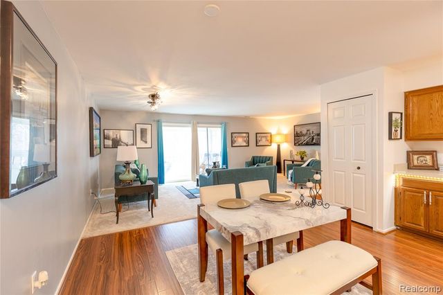 8187 Grays Drive B7, Grosse Ile, MI 48138