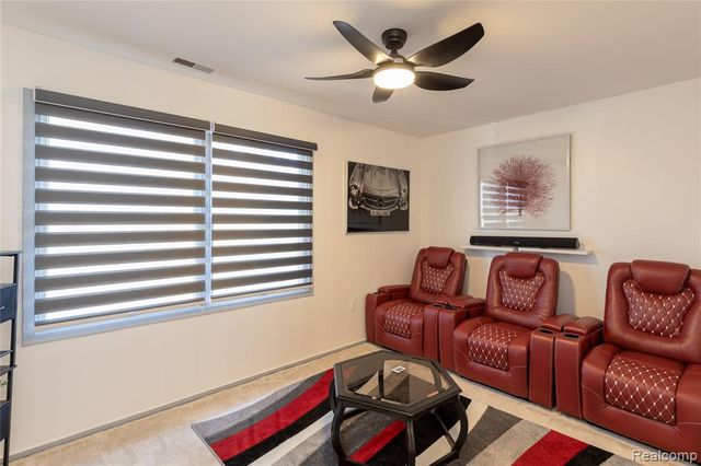 8187 Grays Drive B7, Grosse Ile, MI 48138