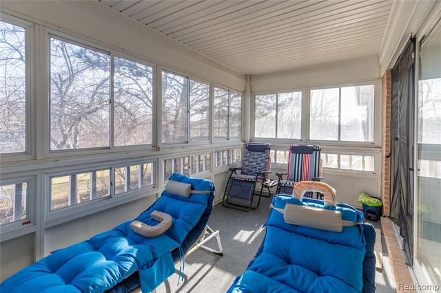 8187 Grays Drive B7, Grosse Ile, MI 48138