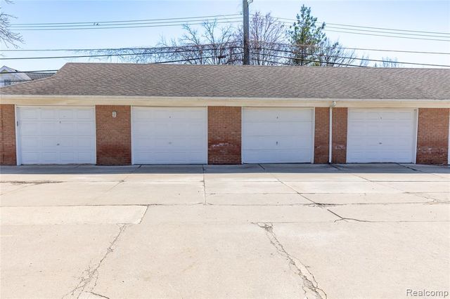 8187 Grays Drive B7, Grosse Ile, MI 48138