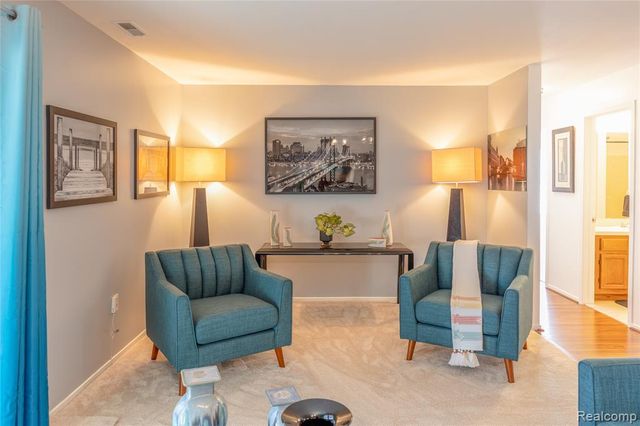 8187 Grays Drive B7, Grosse Ile, MI 48138