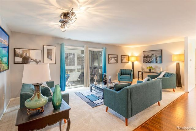 8187 Grays Drive B7, Grosse Ile, MI 48138