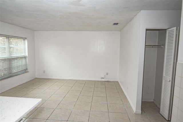 5810 N THATCHER AVENUE, Tampa, FL 33614