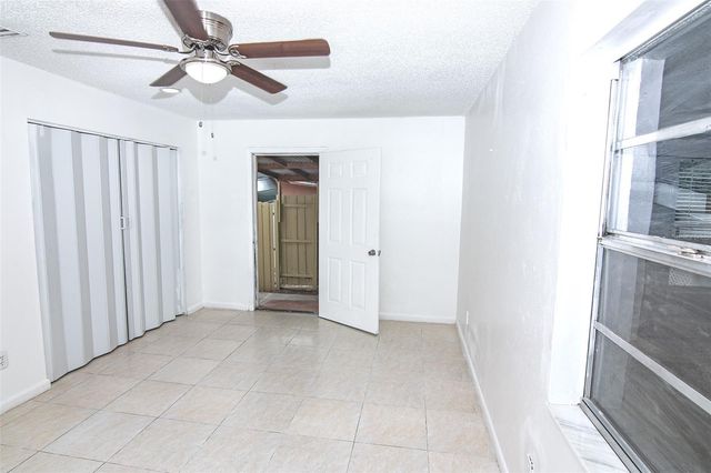 5810 N THATCHER AVENUE, Tampa, FL 33614