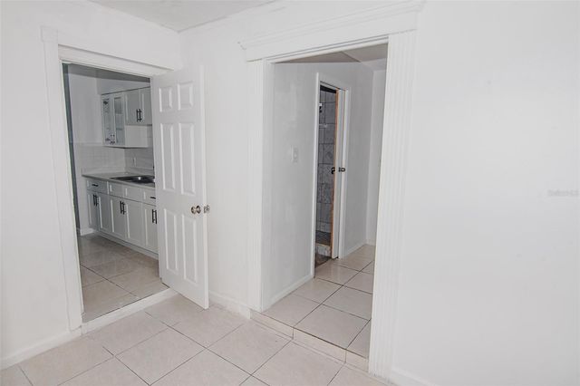 5810 N THATCHER AVENUE, Tampa, FL 33614