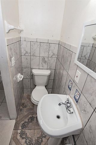 5810 N THATCHER AVENUE, Tampa, FL 33614
