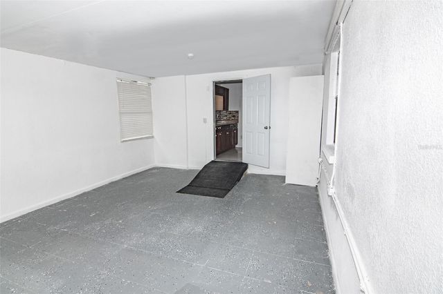 5810 N THATCHER AVENUE, Tampa, FL 33614