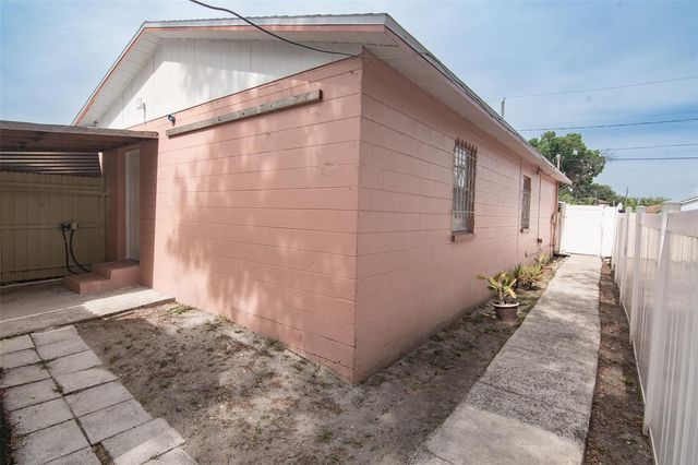 5810 N THATCHER AVENUE, Tampa, FL 33614