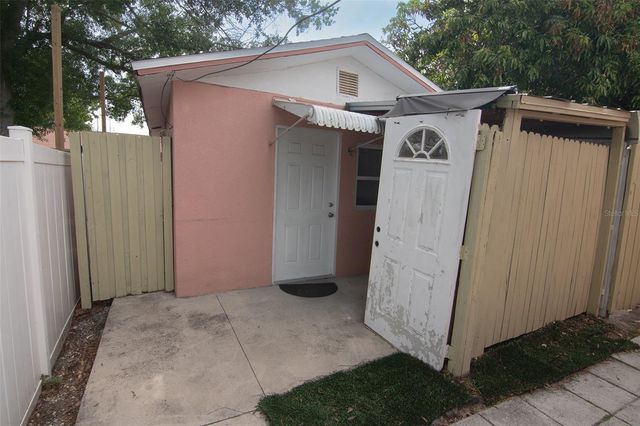 5810 N THATCHER AVENUE, Tampa, FL 33614