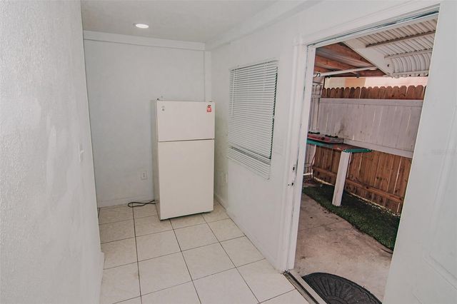 5810 N THATCHER AVENUE, Tampa, FL 33614