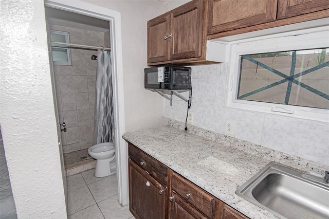 5810 N THATCHER AVENUE, Tampa, FL 33614