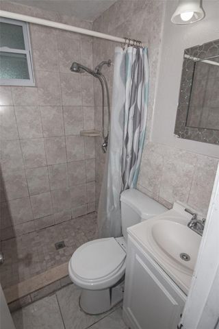 5810 N THATCHER AVENUE, Tampa, FL 33614