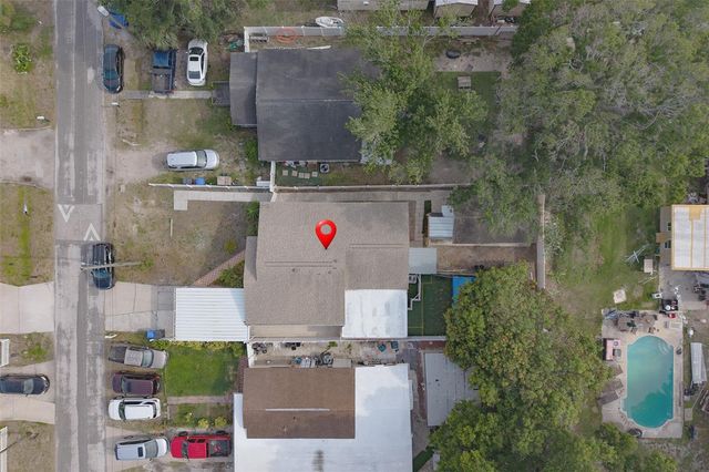 5810 N THATCHER AVENUE, Tampa, FL 33614