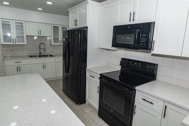 5810 N THATCHER AVENUE, Tampa, FL 33614