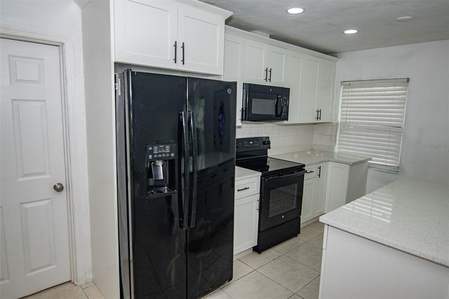 5810 N THATCHER AVENUE, Tampa, FL 33614