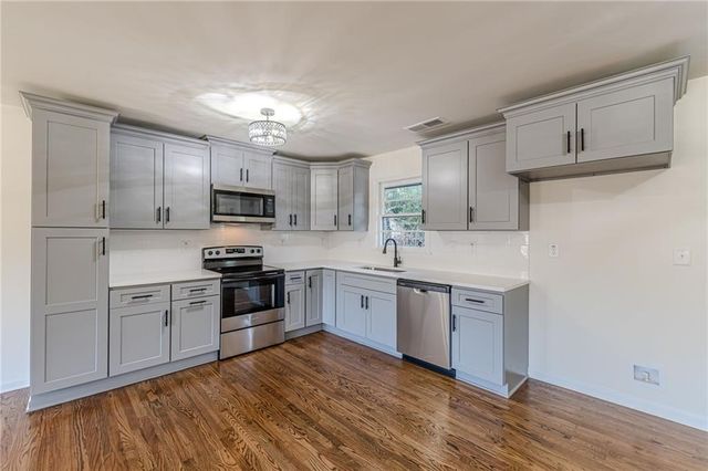 422 Susan Creek Drive, Stone Mountain, GA 30083