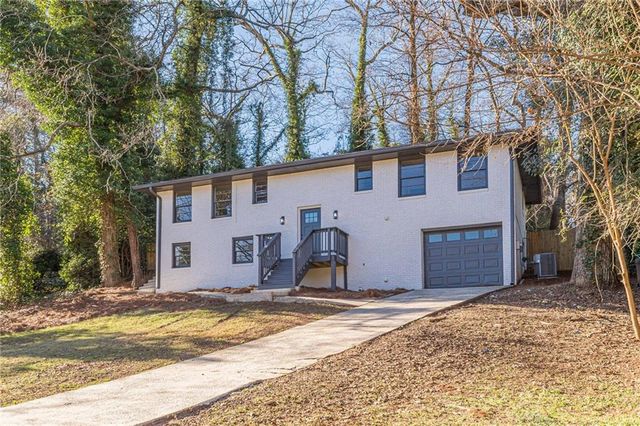 422 Susan Creek Drive, Stone Mountain, GA 30083