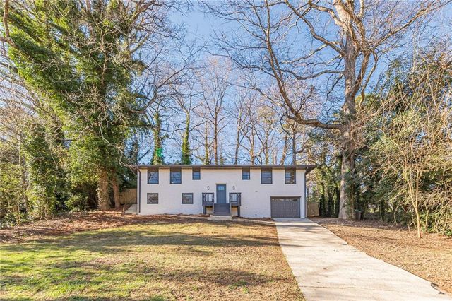 422 Susan Creek Drive, Stone Mountain, GA 30083