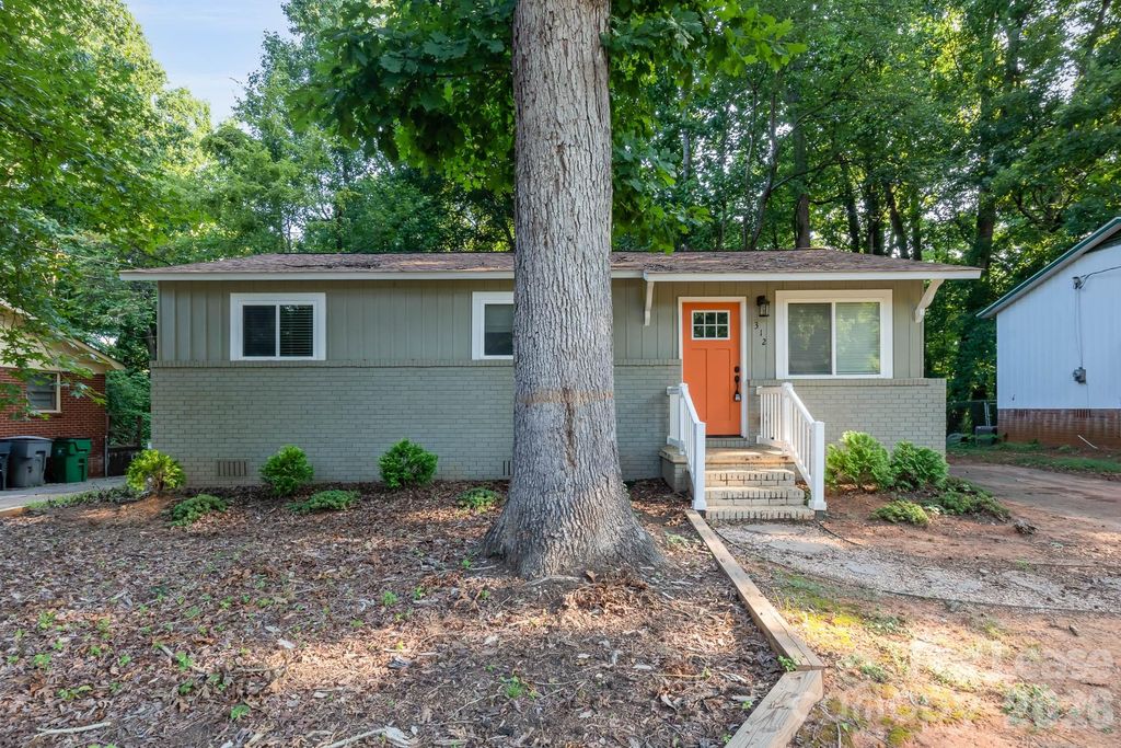 312 Glenrock Drive, Charlotte, NC 28217