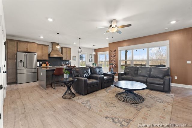 4654 Red Tail Ridge, Jeffersonville, IN 47130