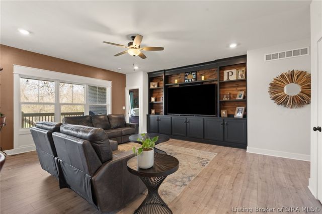 4654 Red Tail Ridge, Jeffersonville, IN 47130