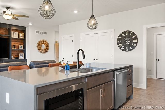 4654 Red Tail Ridge, Jeffersonville, IN 47130