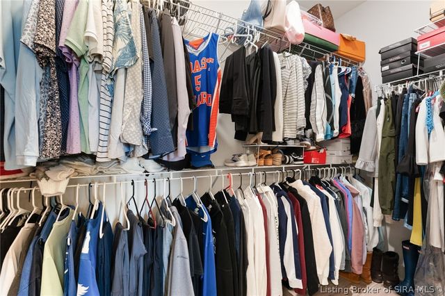 4654 Red Tail Ridge, Jeffersonville, IN 47130