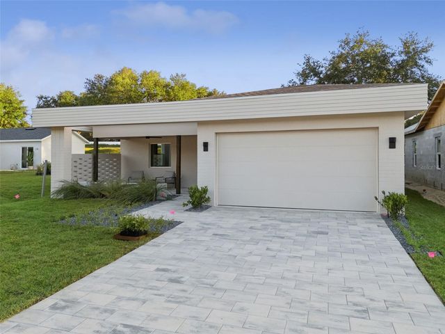 450 SKYFIELD COURT, Lady Lake, FL 32159