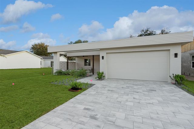 450 SKYFIELD COURT, Lady Lake, FL 32159