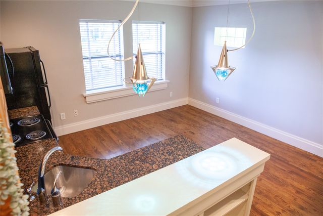 5837 Velasco Avenue 102, Dallas, TX 75206