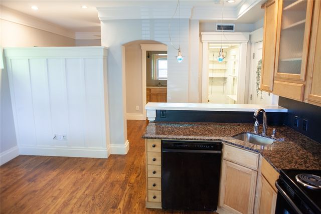 5837 Velasco Avenue 102, Dallas, TX 75206