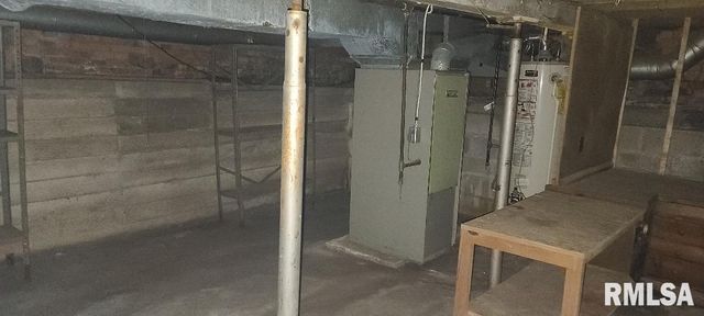 200 1ST Avenue, Sherrard, IL 61281