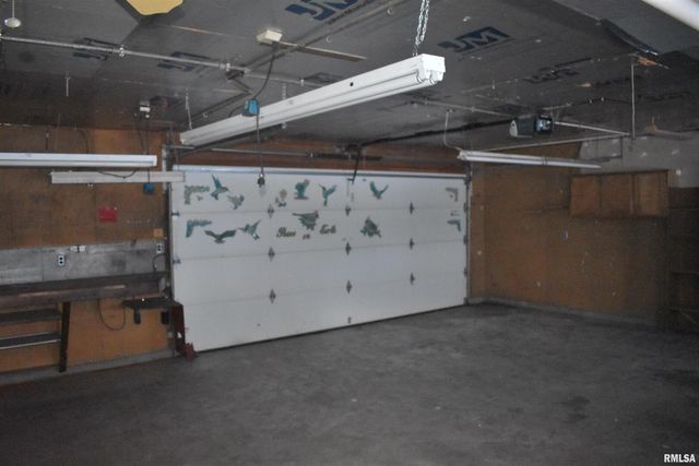 200 1ST Avenue, Sherrard, IL 61281