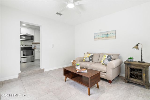 2901 STONEHURST Road E, Jacksonville, FL 32277