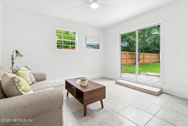 2901 STONEHURST Road E, Jacksonville, FL 32277