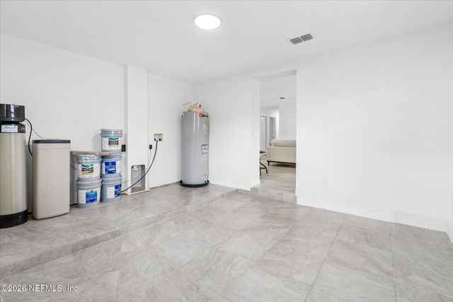 2901 STONEHURST Road E, Jacksonville, FL 32277