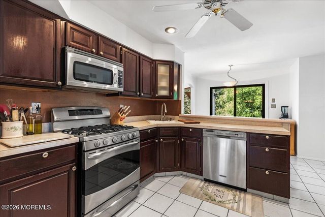 48 Diamond Lane, Howell, NJ 07731