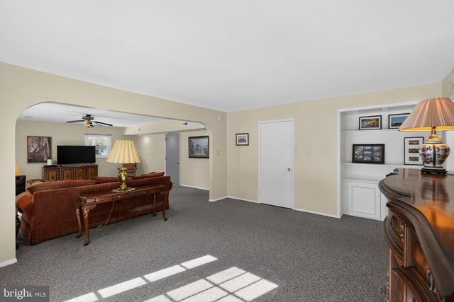 13 CROSSWICK PL, Willingboro, NJ 08046