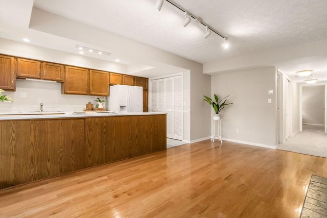 911 Manor Lane, J, Columbus, OH 43221