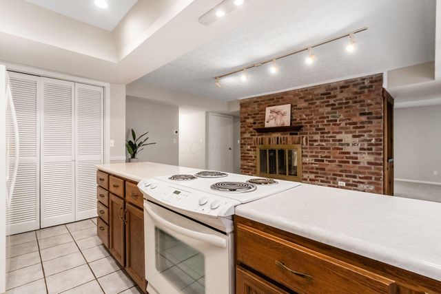 911 Manor Lane, J, Columbus, OH 43221