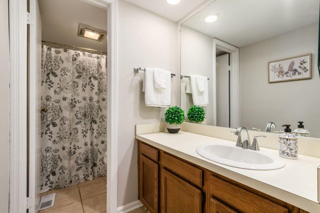 911 Manor Lane, J, Columbus, OH 43221