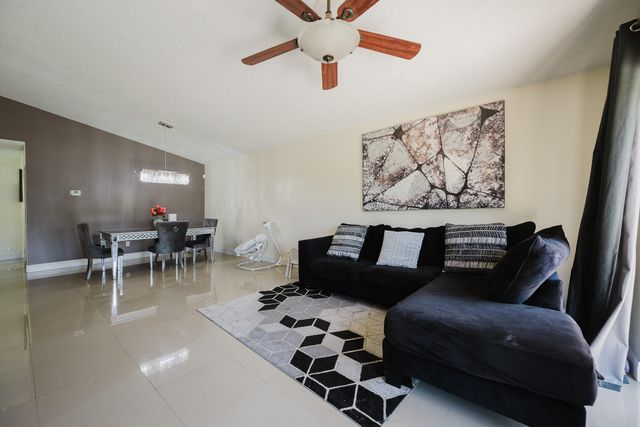 5402 Bonky Court 102b, West Palm Beach, FL 33415