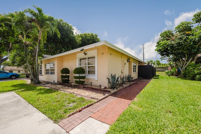 5402 Bonky Court 102b, West Palm Beach, FL 33415