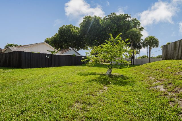 5402 Bonky Court 102b, West Palm Beach, FL 33415