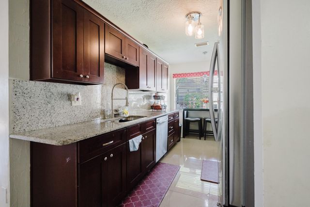 5402 Bonky Court 102b, West Palm Beach, FL 33415