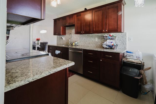 5402 Bonky Court 102b, West Palm Beach, FL 33415