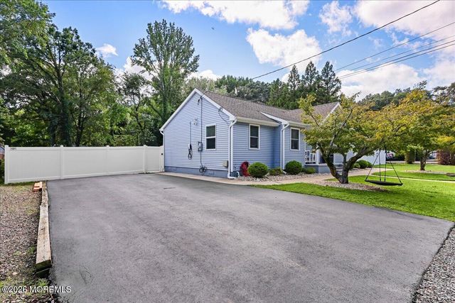 6 Soden Lane, Old Bridge, NJ 08857