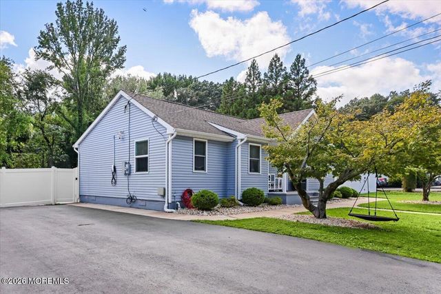 6 Soden Lane, Old Bridge, NJ 08857